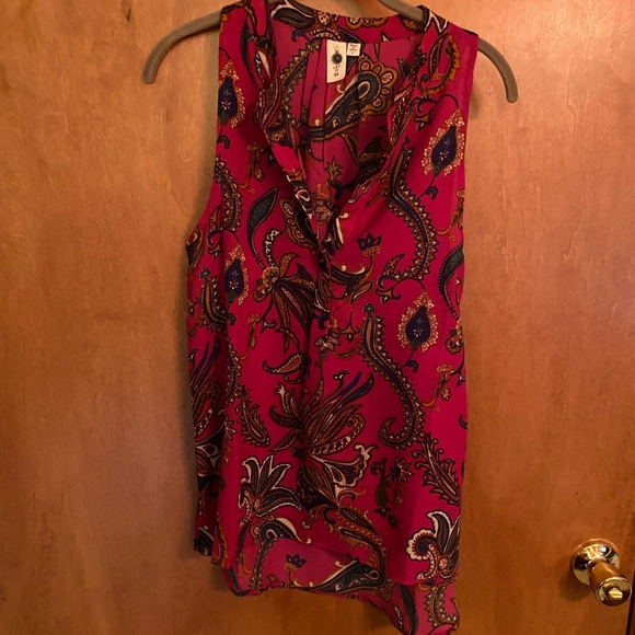 Sleeveless lightweight split neck blouse size L, NWOT - Picture 4 of 6